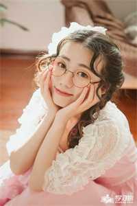 畅销小说富婆给我两万日薪，只为唤醒她的植物人儿子