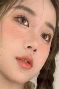 不涨价的美甲师完结