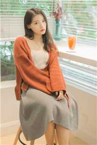 她隐瞒着身份，期待季寅礼也能发现她就是网上的那个‘她’。 可就在两人在游戏中要结婚的前一刻，季寅礼却单方面取消了婚礼。 虞江吟的单向暗恋就此终结。结局+番外