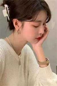 男友求我用彩礼救婆婆无弹窗